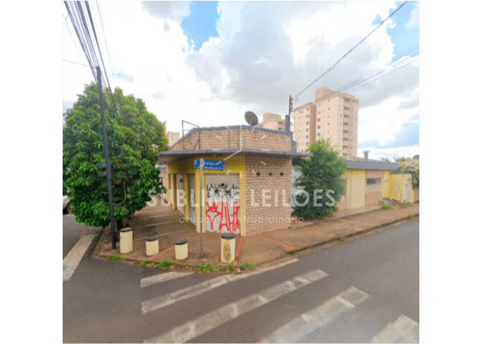 Terreno em leilão em Uberlândia - MG — Terreno de 200m² | Constr. de 152m² Imóvel comercial e residencial em Uberlândia/MG