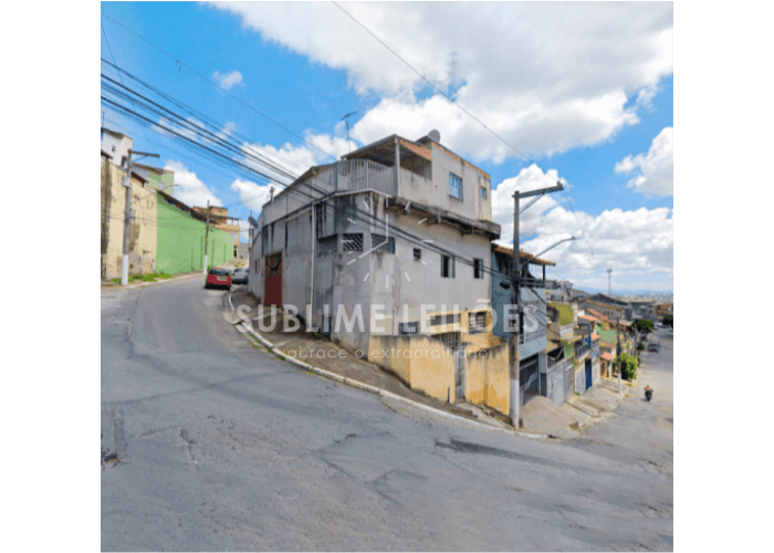 Terreno em leilão em São Paulo - SP — 6 residências | Terreno de 311m² | Constr. de 295m² 50% de um Sobrado em Itaquera
