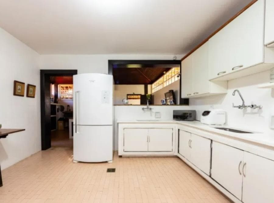 Foto 13 de 22: Casa em leilão em Teresópolis - RJ, bairro Albuquerque — Teresópolis - RJ - Albuquerque - Casa Imóvel Residencial com 634 m2 - E360