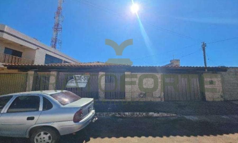 Foto 1 de 11: Casa em leilão em Cristalina - GO, bairro Zona Norte — 01 CASA