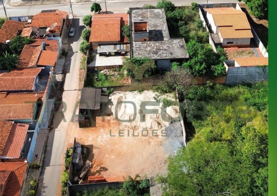 Foto 2 de 4: Terreno em leilão em Unaí - MG, bairro Divinéia — 01 LOTE EM UNAÍ